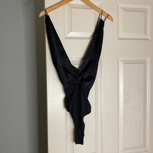 Superdown Sage Black Open Back Tank Bodysuit Size Small - Picture 4 of 8